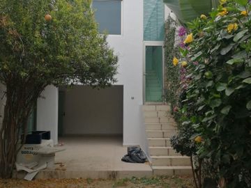 PRECIOSA CASA REMODELADA EN VENTA LOMAS DEL SEMINARIO