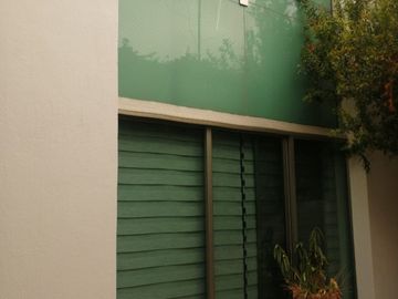 PRECIOSA CASA REMODELADA EN VENTA LOMAS DEL SEMINARIO