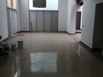 PRECIOSA CASA REMODELADA EN VENTA LOMAS DEL SEMINARIO