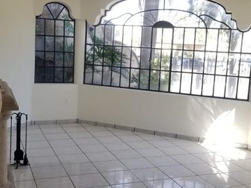 EXCELENTE CASA CONDOMINIO CUMBRES, RESIDENCIAL GUADALUPE