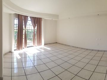 EXCELENTE CASA CONDOMINIO CUMBRES, RESIDENCIAL GUADALUPE
