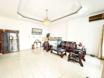 Dijual Villa di Komplek Taman Polonia Jalan Taman Polonia 1