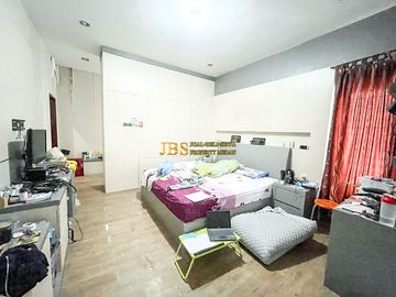 Dijual Villa di Komplek Taman Polonia Jalan Taman Polonia 1