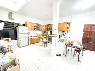 Dijual Villa di Komplek Taman Polonia Jalan Taman Polonia 1