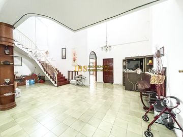 Dijual Villa di Komplek Taman Polonia Jalan Taman Polonia 1