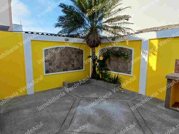 Venta, casa frente al mar