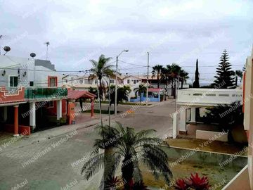 Venta, casa frente al mar