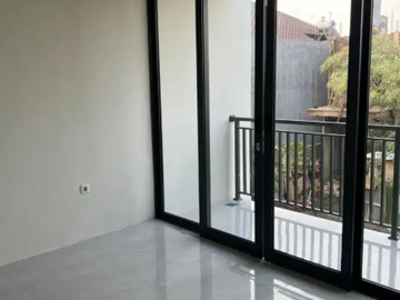 RUMAH BARU SIAP HUNI DI DIAN ISTANA CLUSTER MOCA VERBANA DEKAT GRAHA FAMILY
