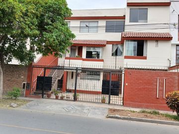 🏡 ¡CASA IDEAL PARA FAMILIAS GRANDES EN LA MOLINA! 3 DEPARTAMENTOS EN 1 🏡✨