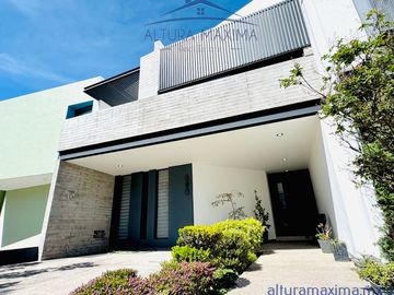 Casa en Venta Coto Valeira Zona Real Zapopan