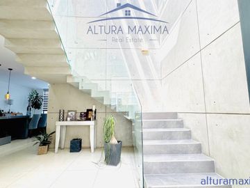 Casa en Venta Coto Valeira Zona Real Zapopan