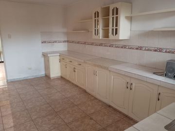 ¡Ubicadisima! Vendo Casa en Av Cutervo - Ica