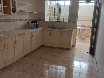 ¡Ubicadisima! Vendo Casa en Av Cutervo - Ica