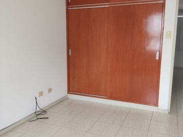 ¡Ubicadisima! Vendo Casa en Av Cutervo - Ica