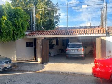 Venta de casa de 1 sola planta en Vallarta Universidad, Zapopan, Jalisco