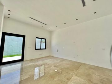 SE VENDE CASA EN LOS LAGOS