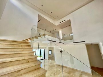 SE VENDE CASA EN LOS LAGOS
