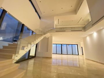 SE VENDE CASA EN LOS LAGOS