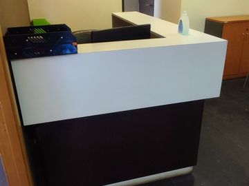 Oficina Remodelada en Venta – Providencia, a Pasos del Metro Los Leones
