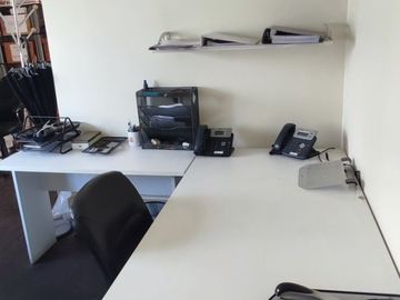 Oficina Remodelada en Venta – Providencia, a Pasos del Metro Los Leones