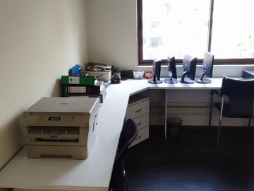 Oficina Remodelada en Venta – Providencia, a Pasos del Metro Los Leones