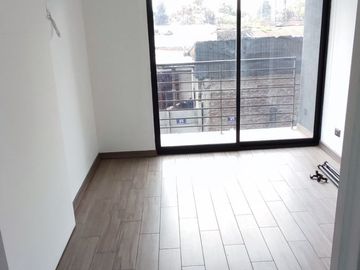 Departamento 1D/1B en Venta Semi Nuevo, Vista Despejada, a Pasos del Metro Hospitales