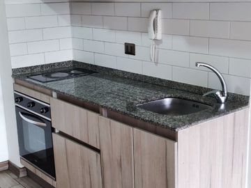 Departamento 1D/1B en Venta Semi Nuevo, Vista Despejada, a Pasos del Metro Hospitales
