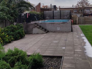 Departamento 1D/1B en Venta Semi Nuevo, Vista Despejada, a Pasos del Metro Hospitales