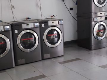 Departamento 1D/1B en Venta Semi Nuevo, Vista Despejada, a Pasos del Metro Hospitales