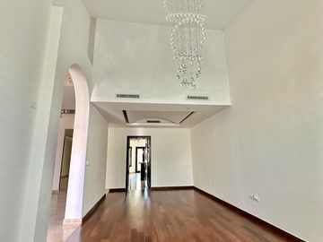 SE RENTA CASA EN LOS LAGOS