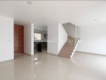 VENDO CASA PARQUE ESMERALDA
