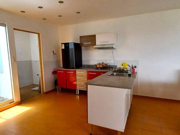 SE VENDE LINDA CASITA EN PACHACAMAC *A 10 MINUTOS DE LA PLAZA *INDEPENDIZADO *DOCUMENTOS AL DIA
