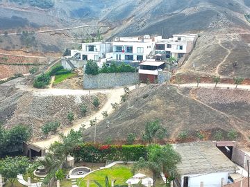 SE VENDE LINDA CASITA EN PACHACAMAC *A 10 MINUTOS DE LA PLAZA *INDEPENDIZADO *DOCUMENTOS AL DIA