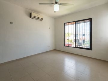 Hermosa Casa en Venta con PANELES SOLARES en Gran Santa Fe, Mérida Yucatán