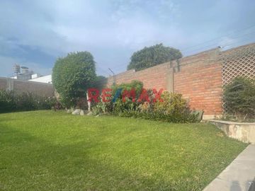 Se Vende Casa Amplia Y Linda En La Molina.