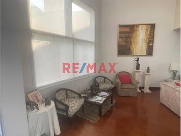 Se Vende Casa Amplia Y Linda En La Molina.