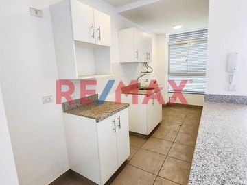 VENTA DE DEPARTAMENTO CON ESTACIONAMIENTO EN SURCO&BARRANCO 67.64M2