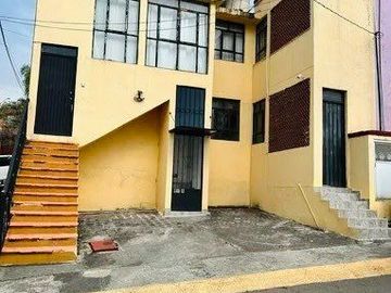 CASA DUPLEX PLANTA BAJA POR EL MERCADO DE ABASTOS