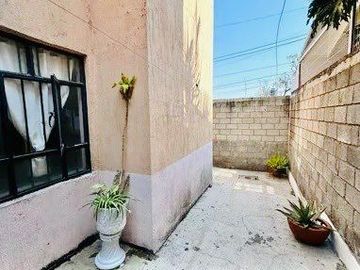 CASA DUPLEX PLANTA BAJA POR EL MERCADO DE ABASTOS