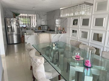 Hermosa y cómoda casa en la zona Contry de Guadalupe.