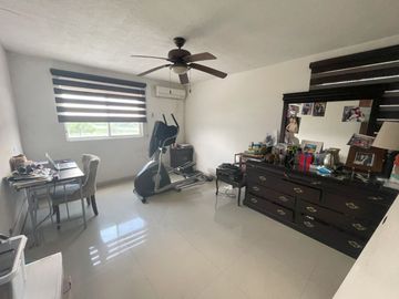 Hermosa y cómoda casa en la zona Contry de Guadalupe.