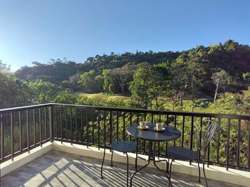 FAIRWAY VIEW HOUSE AND LOT IN ANTIPOLO