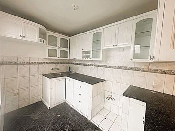 Alquilo departamento 88 m2, 2 habitaciones más un estar, La Fontana