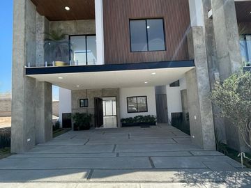 Casa en Zona Residencial