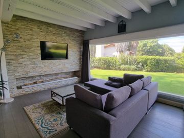 CASA EN RENTA EN EL CORAZON DE AVANDARO.