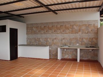 CASA CAMPESTRE EN EL CARMEN -  DAGUA