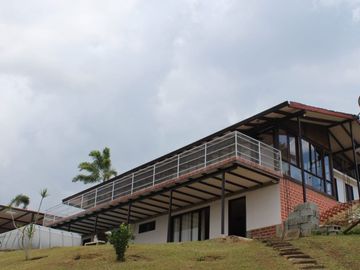 CASA CAMPESTRE EN EL CARMEN -  DAGUA