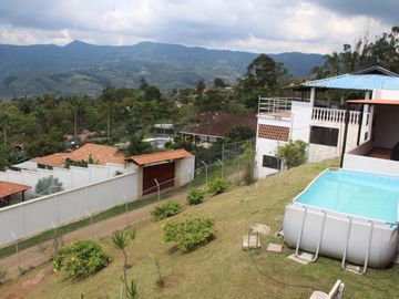 CASA CAMPESTRE EN EL CARMEN -  DAGUA