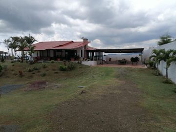 CASA CAMPESTRE EN EL CARMEN -  DAGUA