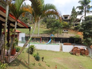 CASA CAMPESTRE EN EL CARMEN -  DAGUA
